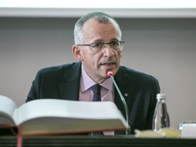 akad. Peter &Scaron;tih- 09.01.2020 - predstavitev knjige Temelji slovenstva, ki je iz&scaron;la pri Cankarjevi založbi in predstavlja zakladnico slovenske zgodovine v skoraj poldrugem tisočletju od slovanske naselitve v vzhodnoalpski prostor //FOTO: Matjaž Ru&scaron;t