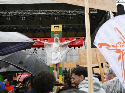 - 11.05.2023 – Zveza študentskih klubov Slovenije (ŠKIS) – 26. Škisova tržnica 2023 - največja kulturno-zabavna prireditev za mlade, ki temelji na promociji slovenske kulture in kulinarike - študentska zabava - //FOTO: Nik Erik Neubauer