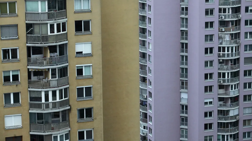 ﻿- 15.1.2014 - Savsko naselje - Savske stolpnice - stanovanjska soseska -- nepremičnine - stanovanjski objekt - davki - dajatve - prispevki, nepremičninski davek, davek na nepremičnine - lastniki - najemniki //FOTO: Luka Cjuha