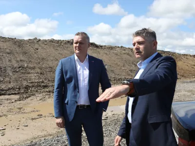 minister za okolje, podnebje in energijo Bojan Kumer župan občine Komenda Jurij Kern- 15.05.2023 - Kulturni dom Komenda - novinarska konferenca Občine Komenda ob zaprtju odlagali&scaron;ča inertnih odpadkov Suhadole,//FOTO: Tomaž Skale