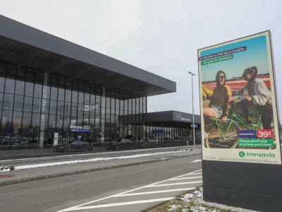 - potniški terminal - - 14.12.2022 - Letališče Jožeta Pučnika Brnik – Aerodrom Ljubljana – Fraport Slovenija //FOTO: Luka Cjuha