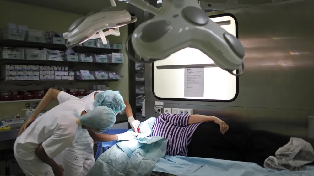 Urgenca UKC - Urgentni kirurški blok  - ilustrativna fotografija - zdravstvo - zdravniki -  ///FOTO: Luka Cjuha///FOTO: Luka Cjuha