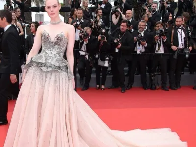 Med spremljanjem dogajanja na rdeči preprogi filmskega festivala v Kanu Navdihuje nas igralka, ki je tudi letos dominirala na rdeči preprogi filmskega festivala v Cannesu. Poleg glamurja obožujemo tudi off-duty outfite, ki nam jih postreže. 