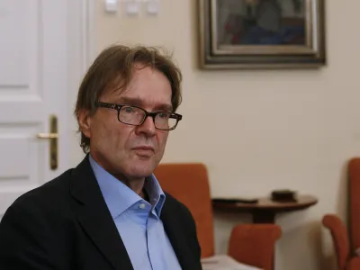 dr. Jan Zobec, ustavni sodnik od 27. marca 2008 in nekdanji vrhovni sodnik //FOTO: Tomaž SkaleOPOMBA: ZA OBJAVO V PRILOGI &ndash; DNEVNIKOV OBJEKTIV - INTERVJU 2013