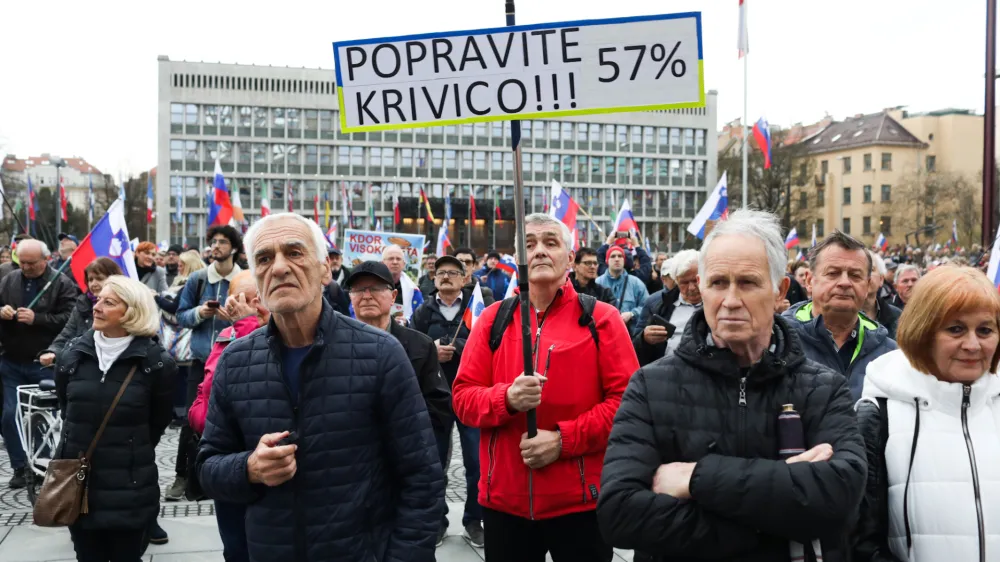 - 31.03.2023 - Trg republike – protestni shod upokojencev v organizaciji ljudske iniciative Glas upokojencev Slovenije in Inštitut 1. oktober ; – upokojenci zahtevali višje pokojnine – protest - //FOTO: Bojan Velikonja