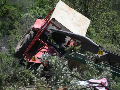 V nesreči je bilo poškodovanih kakšnih 30 maturantov, osem so jih odpeljali v bolnišnico. 