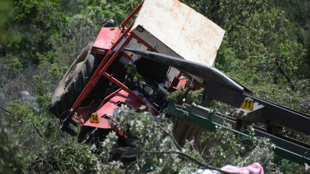 V nesreči je bilo poškodovanih kakšnih 30 maturantov, osem so jih odpeljali v bolnišnico. 