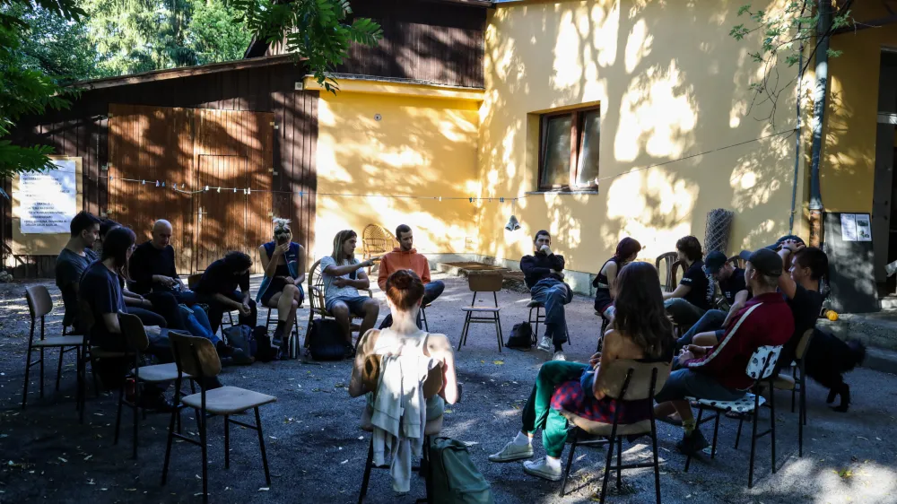 - 13.09.2022 - Participativna Ljubljanska Avtonomna Cona PLAC - skvoterji – opuščena stavba v lasti DUTB, Linhartova cesta 43 za Bežigradom //FOTO: Bojan Velikonja