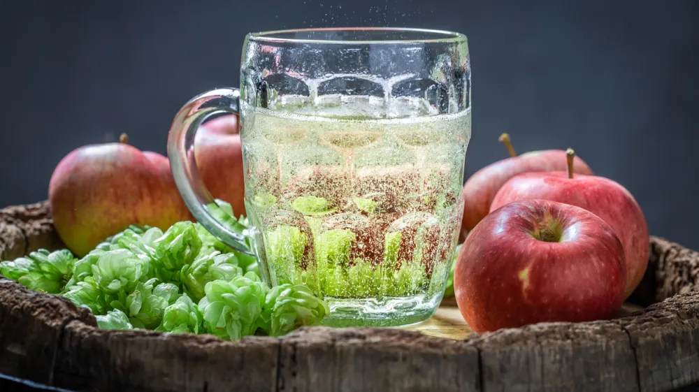 ﻿Sweet cider beer with hops, wheat and apples