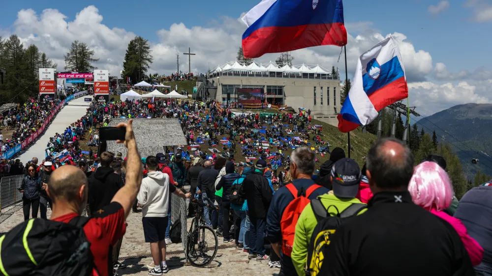 - Slovenski navijači.- 27.05.2023 - Kolesarska dirka po Italiji Giro d'Italia 2023 – 20. etapa - gorski kronometer Trbiž - Svete Višarje (18,6 km),//FOTO: Bojan Velikonja