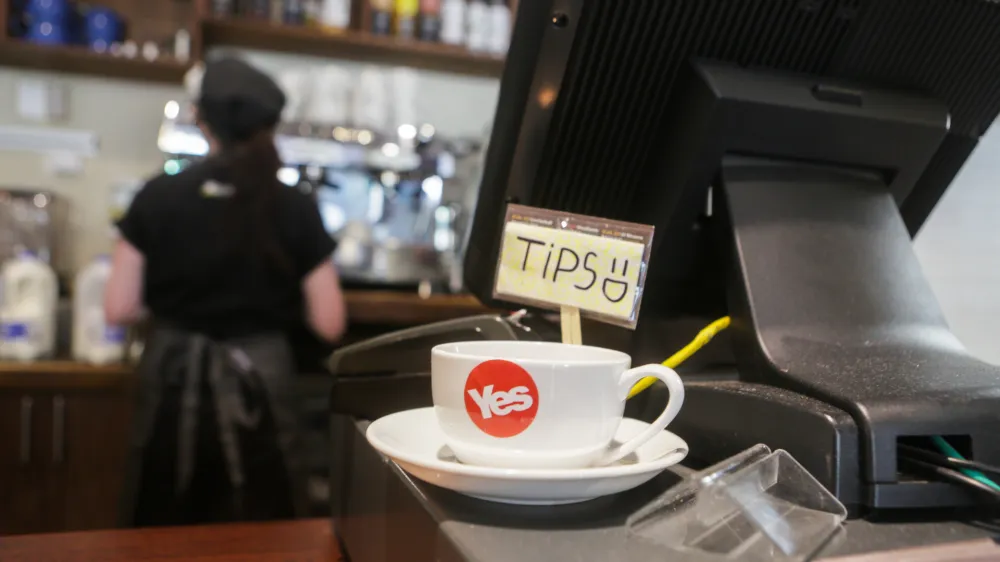 ﻿simbolična fotografija, napitnina, referendum za odcepitev ŠkotskeŠkotska, Glasgowfoto: Bojan Velikonja