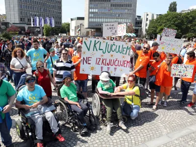 - simbolične volitve v podporo pravicam invalidov - - 29.05.2023 – shod Gibanja za odpravo odvzema volilne pravice osebam z invalidnostjo pod geslom "Volilna pravica ni kaprica". - 17. mednarodni festival za otroke s posebnimi potrebami Igraj se z mano 2023,//FOTO: Tomaž Skale