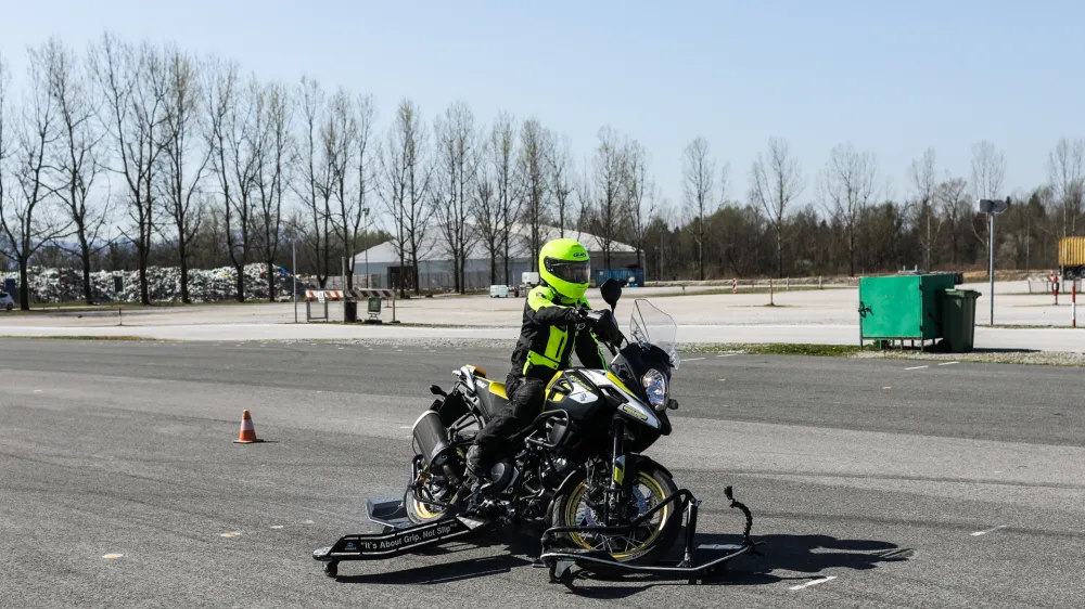 Treningi motorističnih znanj in spretnosti so nujni, in to že pred začetkom motoristične sezone. 