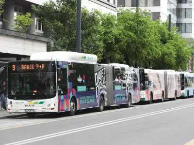 mestni avtobus LPP - 06.06.2023 – avtobusno postajališče LPP Bavarski dvor -  //FOTO: Bojan Velikonja