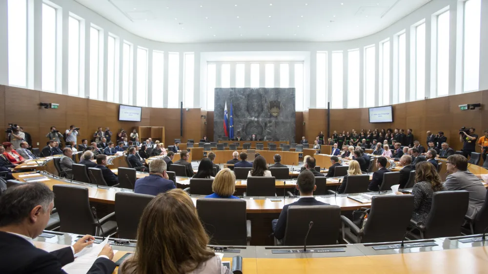 ﻿-- 22.06.2018 - Državni zbor 2018 - 1. ustanovna seja DZ - novoizvoljeni poslanci in poslanke prve seje 8. parlamentarnega sklica -. Foto: Matjaž Rušt