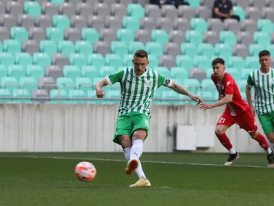 Timi Max Elšnik <br>2. gol, penal <br><br>- 26.04.2023 – nogomet - Olimpija: Aluminij, pokal Pivovarne Union, polfinale:<br><br> <br><br>//FOTO: Bojan Velikonja<br><br>