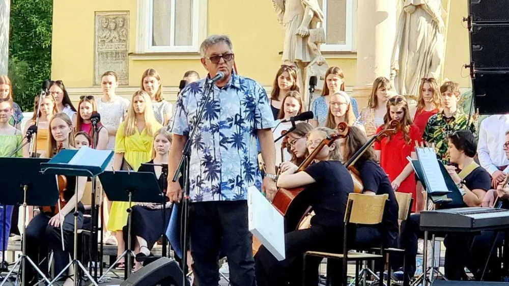 Ivo Umek, letošnji prejemnik zlatega celjskega grba, je bil slavnostni govornik na odprtju Poletja v Celju.
 