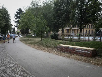 - 04.07.2022 – Nevenkin gaj – zelenica ob športnem igrišču ŠD Tabor v Ljubljani, park //FOTO: Luka Cjuha