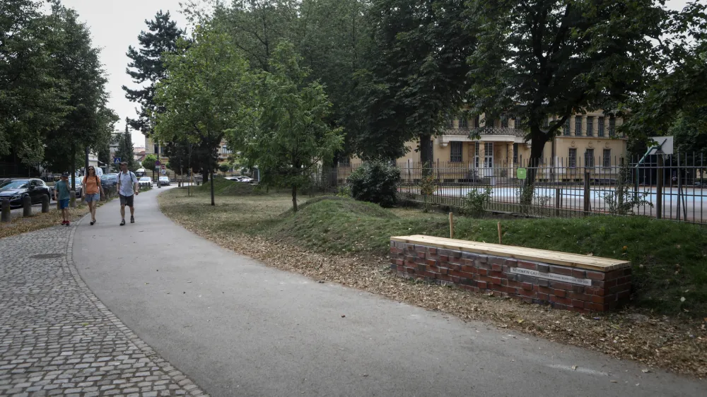 - 04.07.2022 – Nevenkin gaj – zelenica ob športnem igrišču ŠD Tabor v Ljubljani, park //FOTO: Luka Cjuha