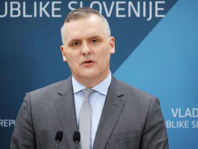 Ljubljana, vlada.<br>Izjava za medije po dopisni seji vlade.<br>Minister za okolje, podnebje in energijo Bojan Kumer.