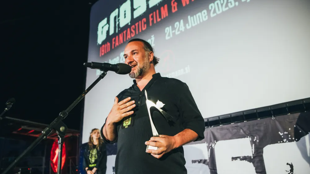 Karim Ouelhaj, režiser nagrajenega fbelgijskega filma Megaloman. Poleg režiserja je nagrado prejel tudi igralec Olivier Picard. F Špela Jambriško<br>