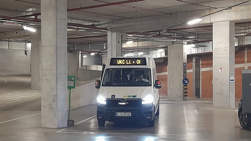 P+R Stožice, posebna linija LPP namenjena uslužbencem UKC LJubljana in Onkolo&scaron;kega in&scaron;tituta