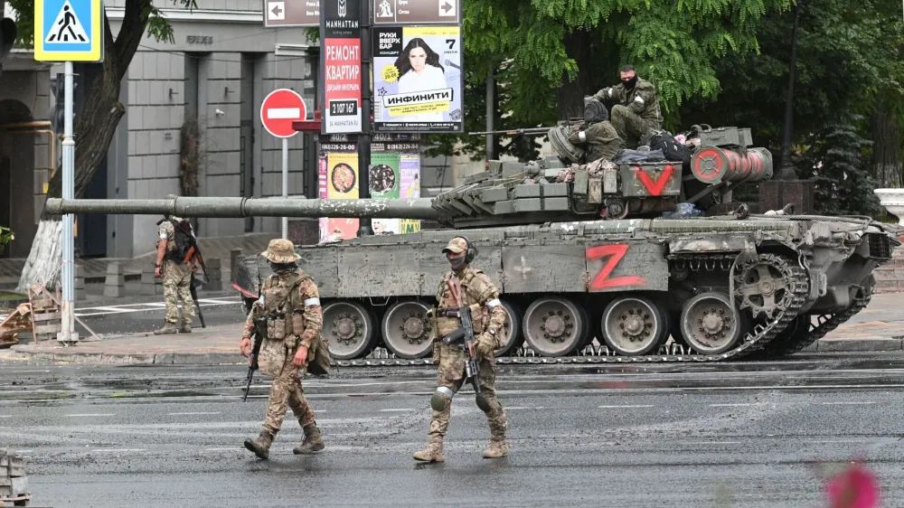 Fighters of Wagner private mercenary group are deployed in a street near the headquarters of the Southern Military District in the city of Rostov-on-Don, Russia, June 24, 2023. REUTERS/Stringer