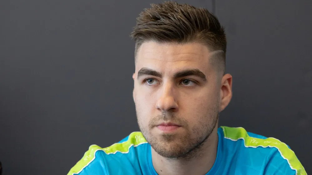 Ljubljana, Hala Tivoli.<br>Novinarska konferenca Namiznoteniske zveze Slovenija (NTZS) pred turnirjem WTT (World Table Tenis).<br>Namiznoteniski igralec Darko Jorgic.