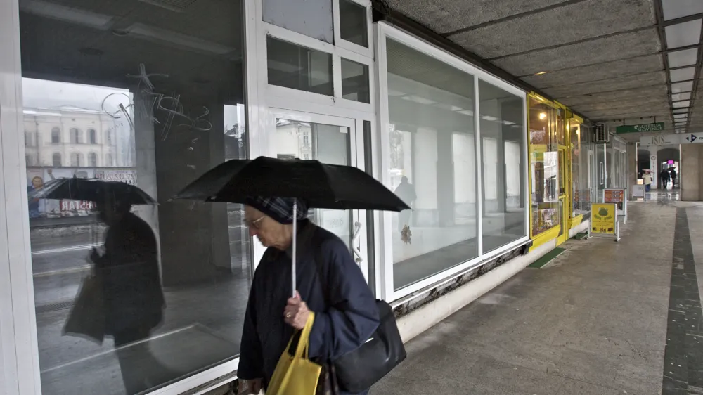 Slovenska cesta - prazni lokal v mestnem središču Ljubljane - //FOTO: Jaka Adamič