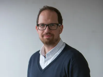 .Toma? Klip?teter, komentator - dopisna    - Dnevnik 2016 - portreti za komentarje in kolumne - komentatorji - novinarji - novinar -  //FOTO: Maja Marko