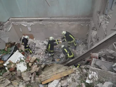 Rescuers work at a site of a residential building hit by a Russian missile strike, amid Russia's attack on Ukraine, in Lviv, Ukraine July 6, 2023. Press service of the State Emergency Service of Ukraine/Handout via REUTERS ATTENTION EDITORS - THIS IMAGE HAS BEEN SUPPLIED BY A THIRD PARTY.