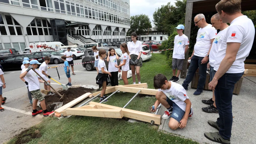  - 06.07.2023 - Fakulteta za gradbeništvo in geodezijo v Ljubljani - poletna šola – gradnja mostu//FOTO: Tomaž Skale