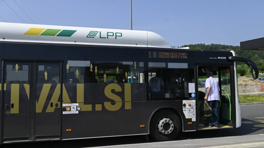 Avtobus LPPP+R Stanežiče- 18.06.2023 – Bolšji sejem Stanežiče.//FOTO: Nik Erik Neubauer