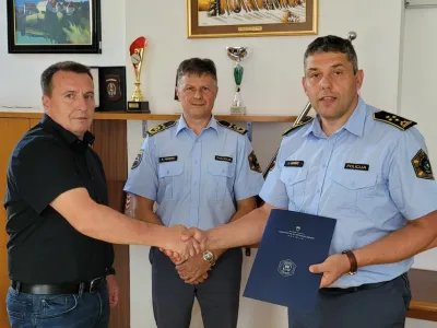 predaja poslov na policijski upravi Novo mesto, skrajno desno Igor Juršič, novi direktor PU Novo mesto