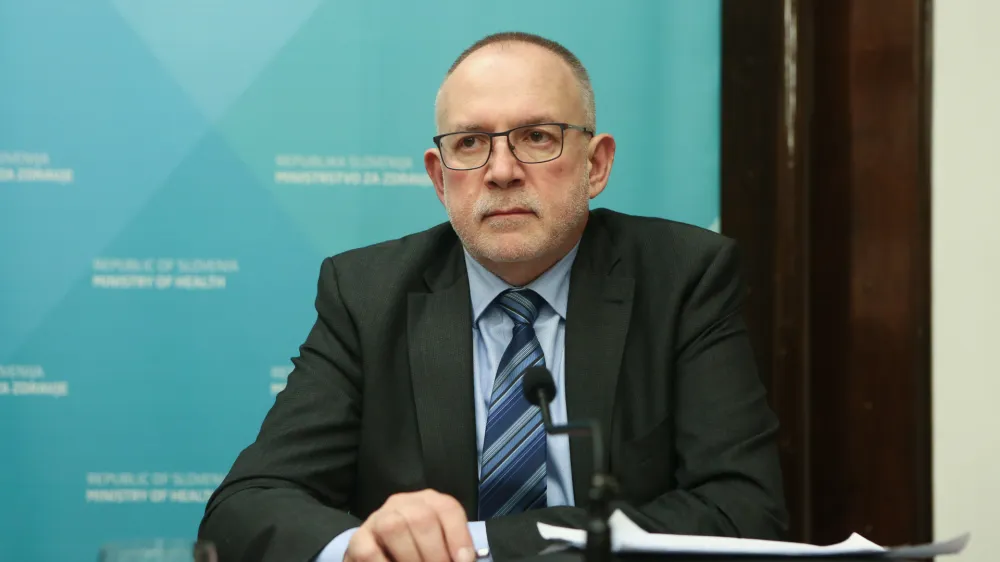 Direktor Združenja zdravstvenih zavodov Slovenije Marjan Pintar (na fotografiji) utegne po nekaterih napovedih naslediti Danijela Bešiča Loredana. Za zdaj je član ožje Golobove ekipe na ministrstvu za zdravje. Foto: Luka Cjuha 