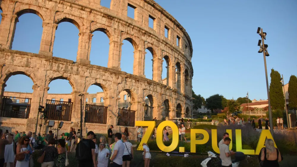 15.07.2023., Pula: Pred krcatim pulskim amfiteatrom, svecano je otvoren 70. Pula film festival. Photo: Sasa Miljevic / PIXSELL/PIXSELL