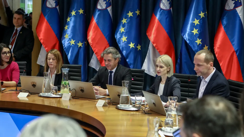 predsednik vlade dr. Robert Golob<br><br>- 24.01.2023 - 33. seja vlade v novi sestavi z 20 ministri - <br><br> //FOTO: Luka Cjuha