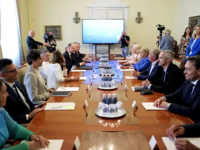 Ljubljana, vlada.<br>Seja sveta za nacionalno varnost, na kateri so razpravljali o nacionalni varnosti RS v luci nestalnega clanstva v Varnostnem svetu Organizacije zdruzenih narodov v obdobju 2024-2025, seje se je je udelezil tudi predsednik vlade Robert Golob.