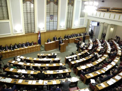 ﻿Hrvaska, Zagreb.<br>Mandatar za sestavo nove hrvaske vlade Andrej Plenkovic je v saboru predstavil program svoje desnosredinske vlade in njeno sestavo.