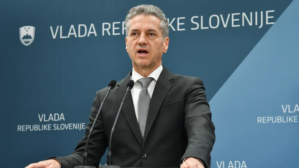 Ljubljana, vlada.<br>Predsednik vlade Robert Golob je dal izjavo za medije glede odstopa ministra za zdravje Danijela Besica Loredana.