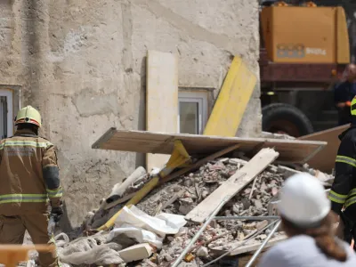 28.07.2023. Trogir - Na podrucju brodogradilista, dogodila se nesreca u kojoj su ozlijedjene dvije osobe. Prema prvim informacijama doslo je do urusavanja zida. Jedna osoba je ostala zarobljena ispod rusevina Photo: Ivana Ivanovic/PIXSELL