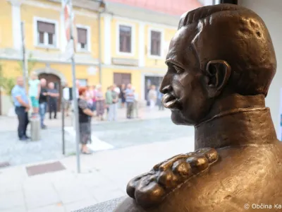 Nov doprsni kip generala Maistra