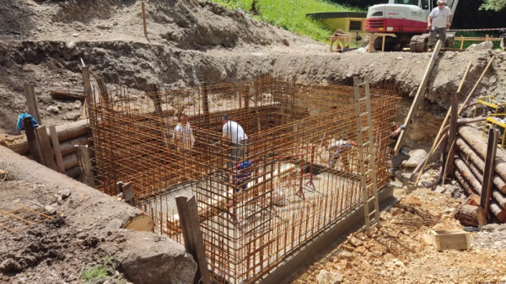 Ko bo pri vodnem viru Peričnik vgrajen UV dezinfektor, bo s tem vsaj delno odpravljen ukrep prekuhavanja vode, ki Jeseničane doleti ob manjših prekoračitvah motnosti vodnega vira.