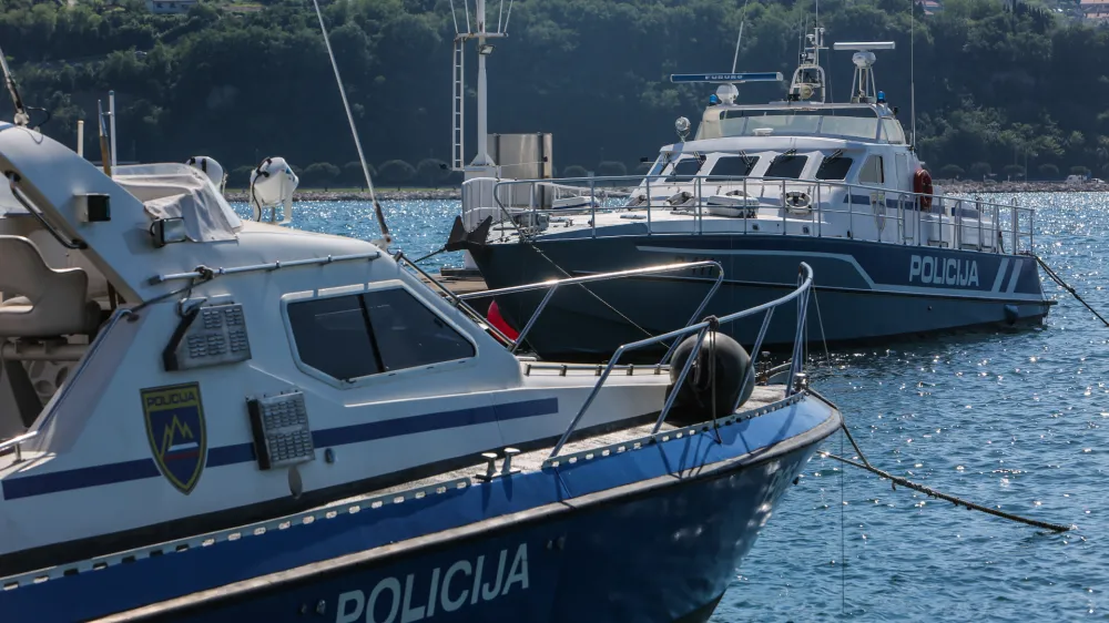 ﻿- 18.05.2017 - Koper - Policijski čoln P 111 in P 66 v Koprskem pristanišču - Policija  //FOTO: Bojan Velikonja