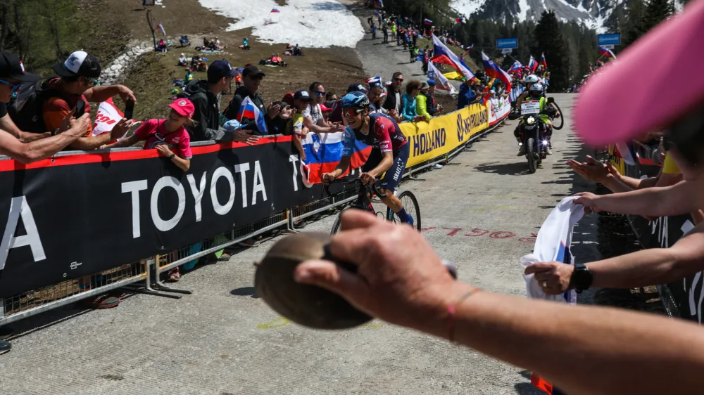 - Slovenski navijači.- 27.05.2023 - Kolesarska dirka po Italiji Giro d'Italia 2023 – 20. etapa - gorski kronometer Trbiž - Svete Višarje (18,6 km),//FOTO: Bojan Velikonja