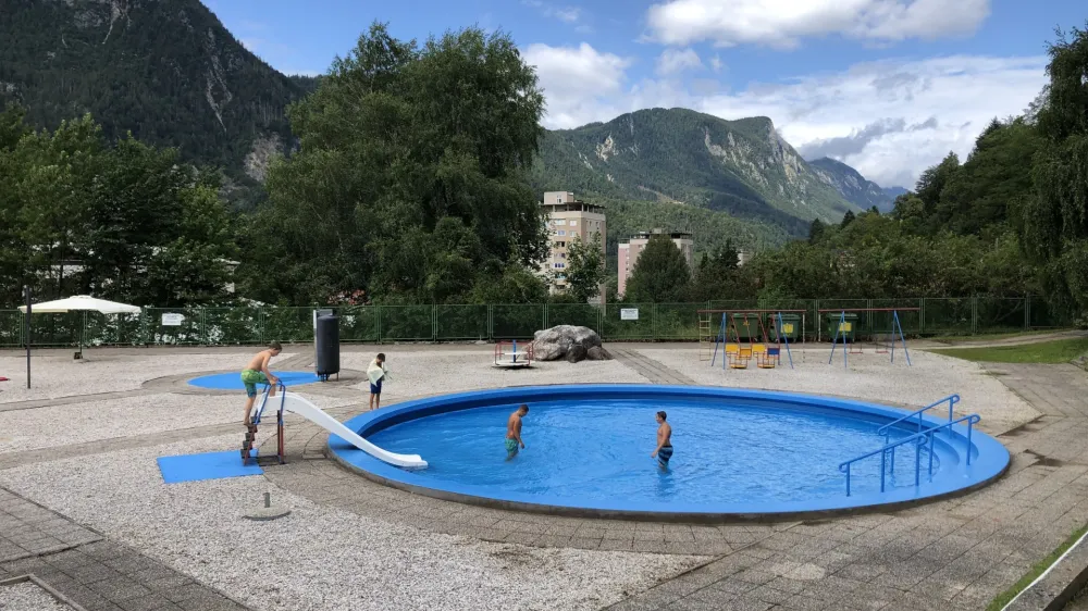 Jesenice bazen, kopališče Ukova