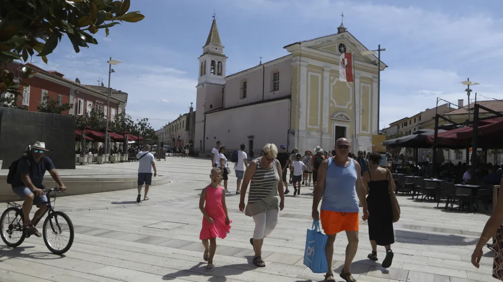 Poreč1.08.2023 - Hrvaška Istra - turizem - poletje - počitnice - turisti - turistična sezonaFOTO: Luka Cjuha
