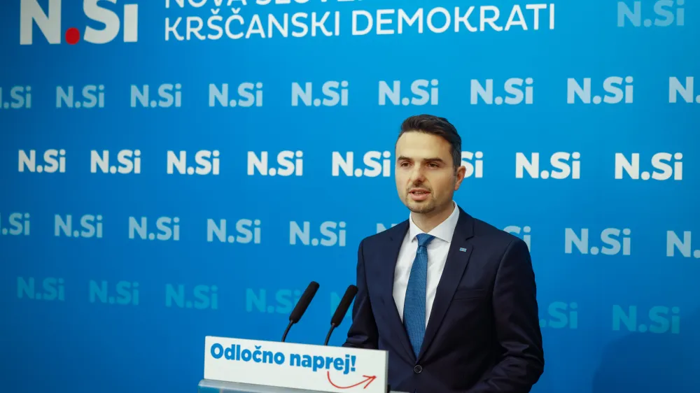 Ljubljana, sedez NSi.<br>Novinarska konferenca predsednika NSi Mateja Tonina, na kateri je predstavil sprejete odlocitve poslanske skupine NSi.<br>Predsednik NSi Matej Tonin.