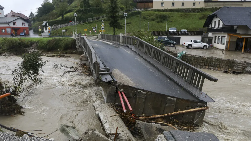 Stahovica pri kamniku05.08.2023 najhujše poplave v zgodovini Slovenije - slovenija pod vodo - poplave - sanacija - čiščenjeFOTO: Luka Cjuha