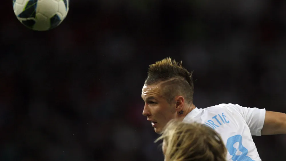 - Jasmin Kurtič<br><br>- nogomet - Slovenija: Islandija. kvalifikacije za SP 2014, skupina E: //FOTO: Luka Cjuha